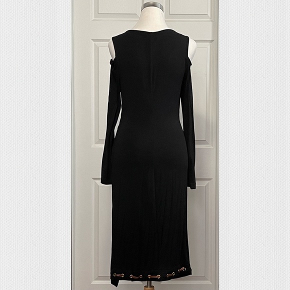 Cold shoulder dress - Picture 3 of 4